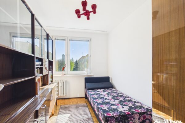 Trzy pokoje, oddzielna kuchnia, balkon