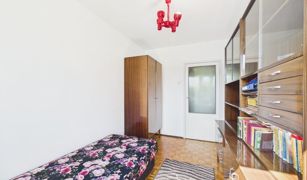 Trzy pokoje, oddzielna kuchnia, balkon – 5