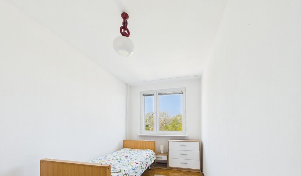 Trzy pokoje, oddzielna kuchnia, balkon – 6