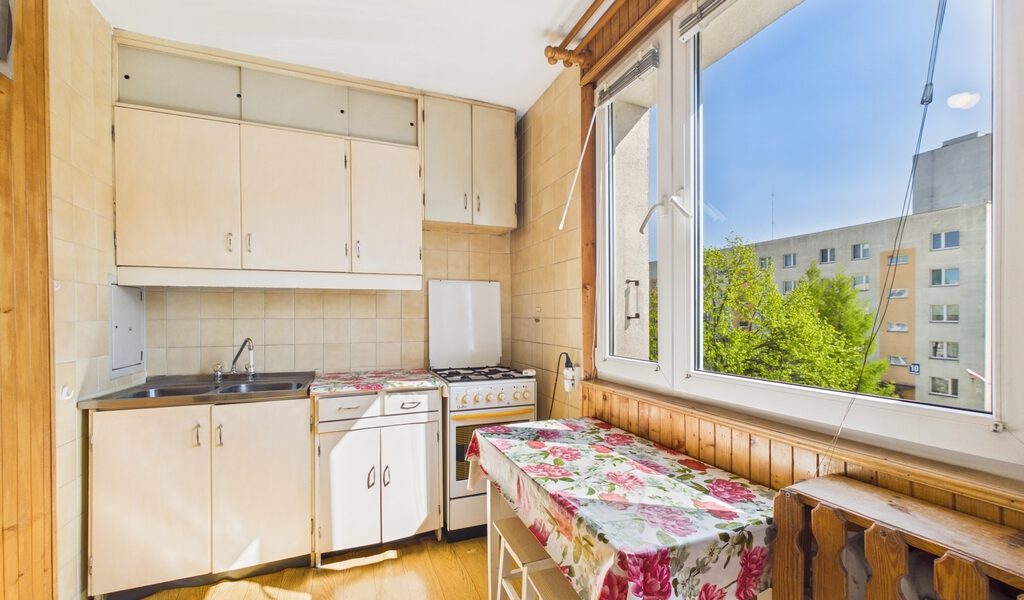 Trzy pokoje, oddzielna kuchnia, balkon – 7