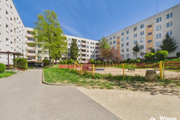 Trzy pokoje, oddzielna kuchnia, balkon