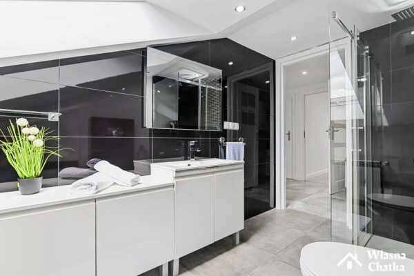 Przestronne 4 pokojowe z ogrodem | 64 m2 |