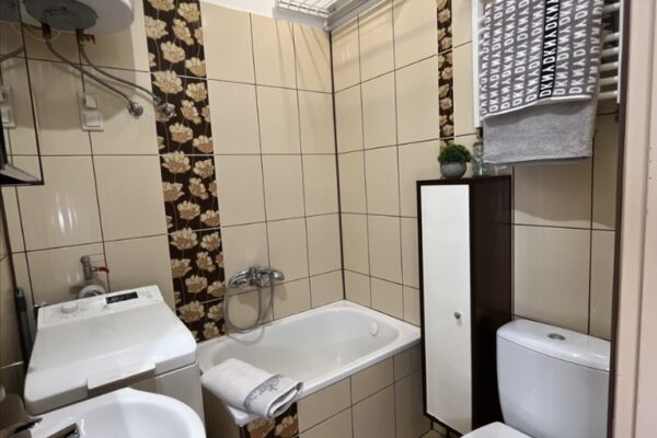 Przestronna kawalerka 40 m² na wynajem – Chełmek