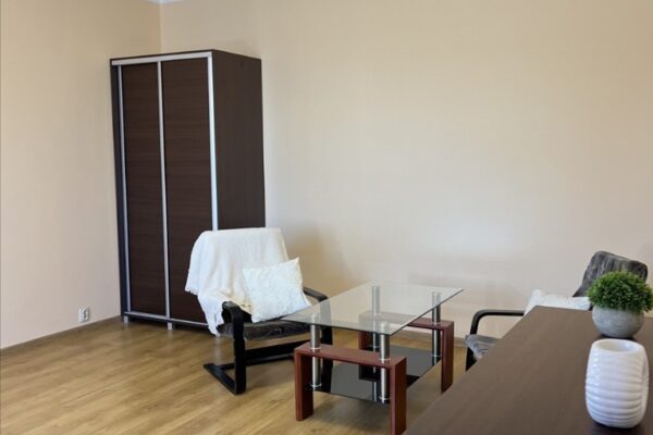 Przestronna kawalerka 40 m² na wynajem – Chełmek